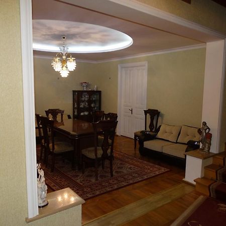 Hotel Sano Koutaïssi Extérieur photo