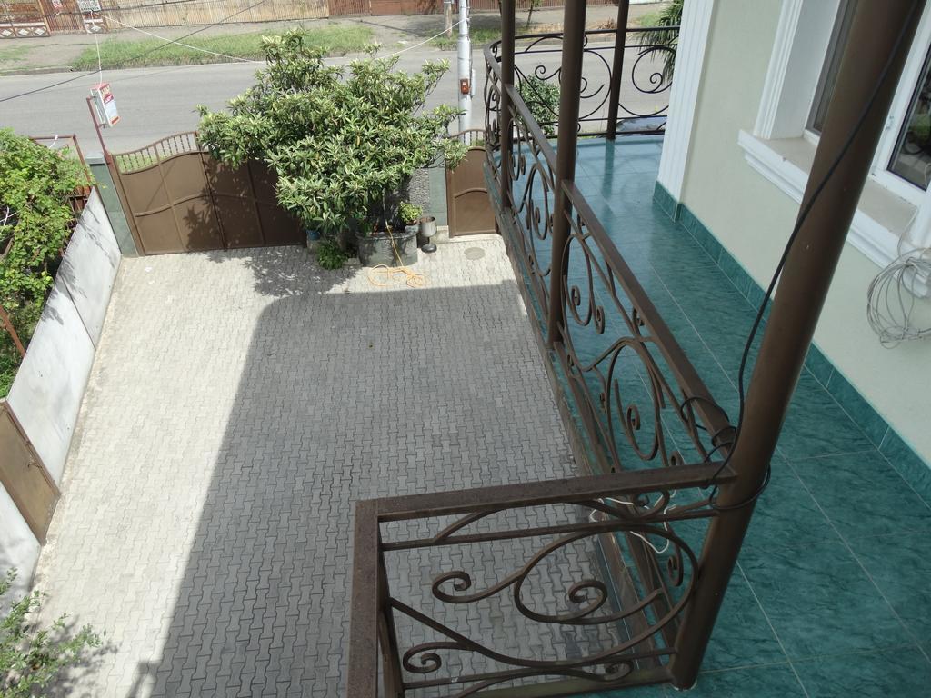 Hotel Sano Koutaïssi Extérieur photo