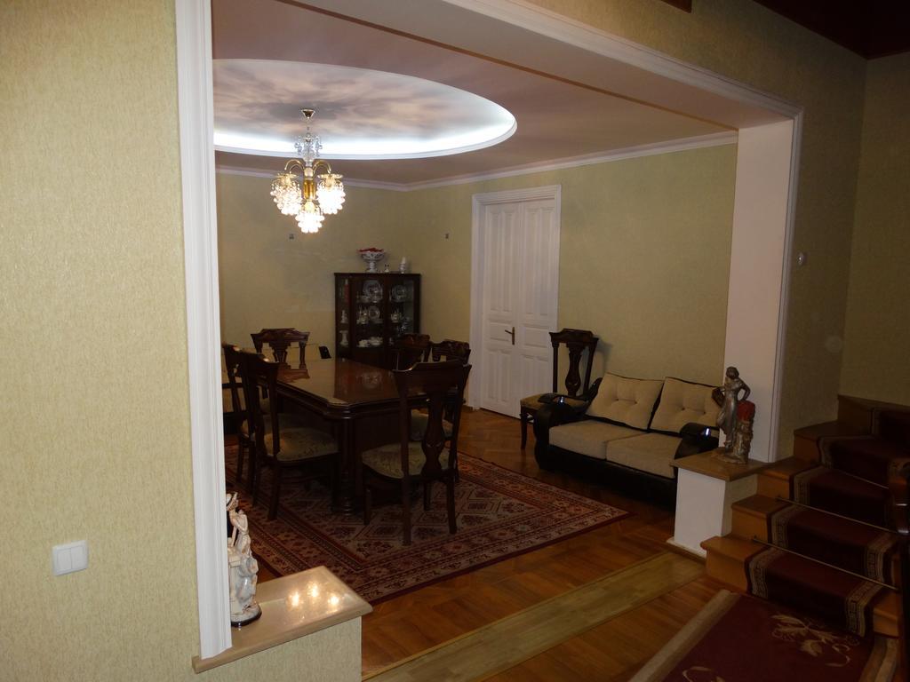 Hotel Sano Koutaïssi Extérieur photo