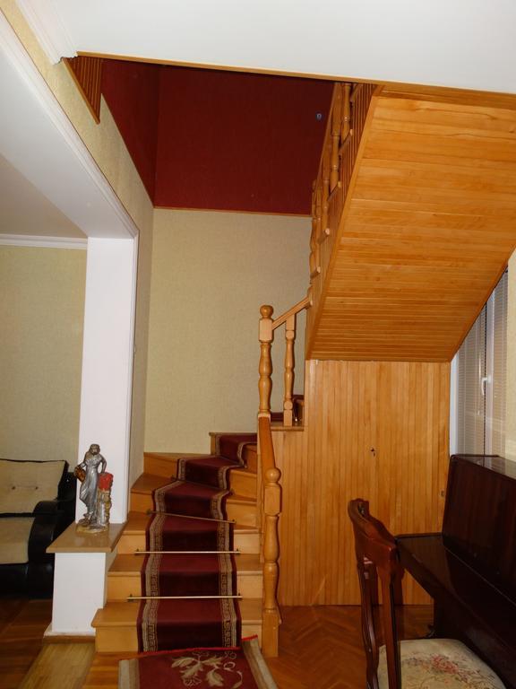 Hotel Sano Koutaïssi Extérieur photo