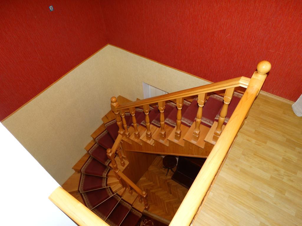 Hotel Sano Koutaïssi Extérieur photo